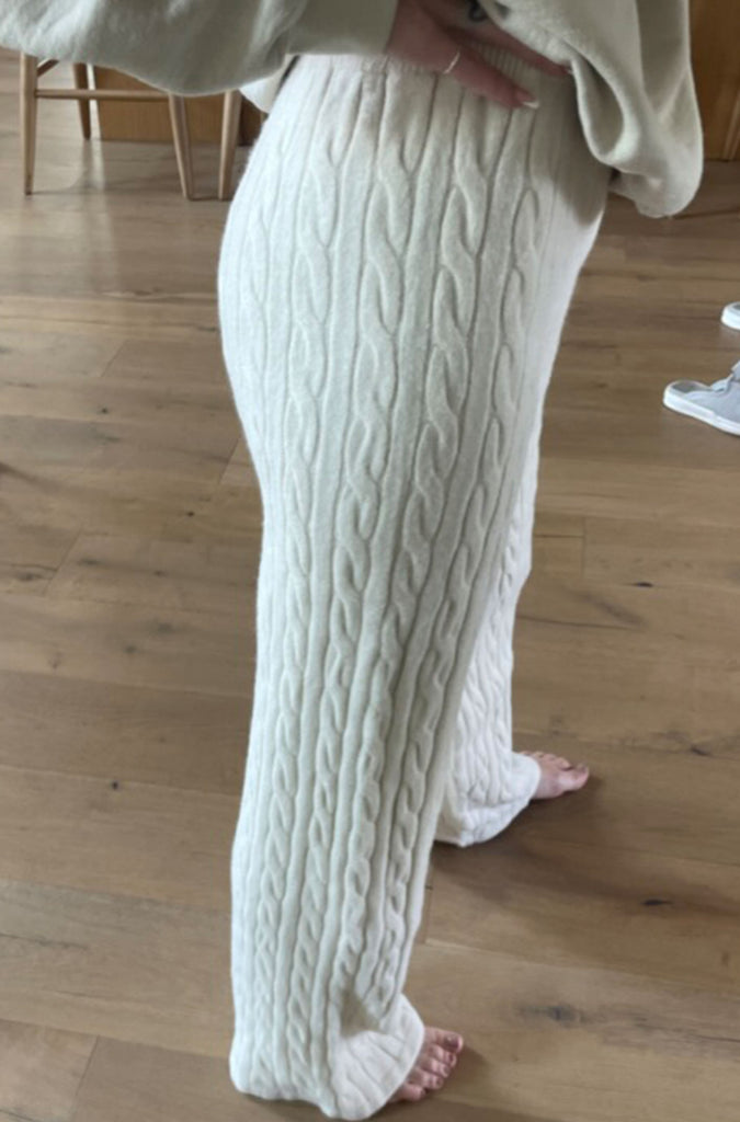 Cable Knit Barefoot Leggings - M / Beige